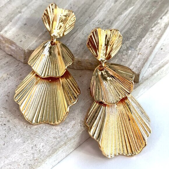 NEW~ Anthropologie Shashi Petals Gold Dangle Earrings - Picture 1 of 9